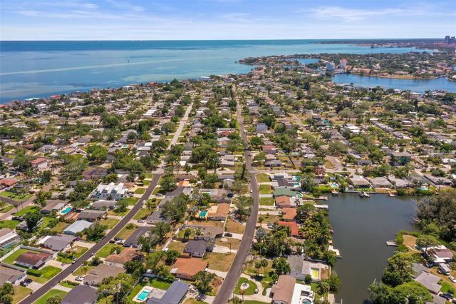 4327 HUNTINGTON STREET NE, St Petersburg, FL 33703