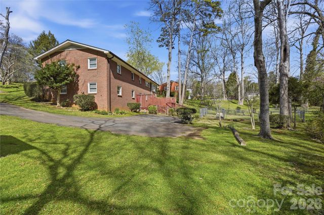 401 E End Avenue, Statesville, NC 28677