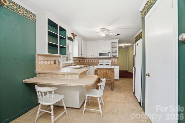 401 E End Avenue, Statesville, NC 28677