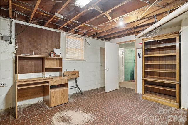 401 E End Avenue, Statesville, NC 28677