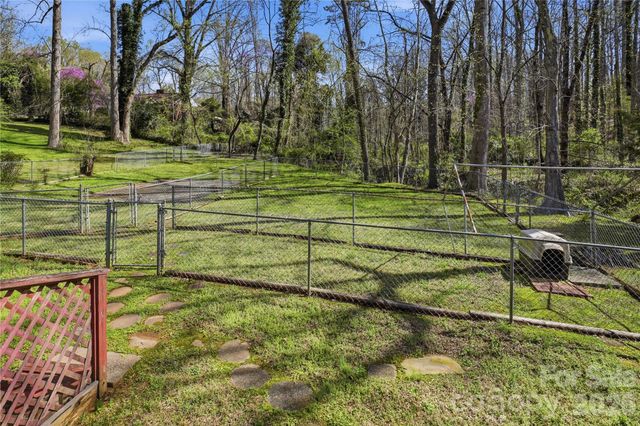 401 E End Avenue, Statesville, NC 28677