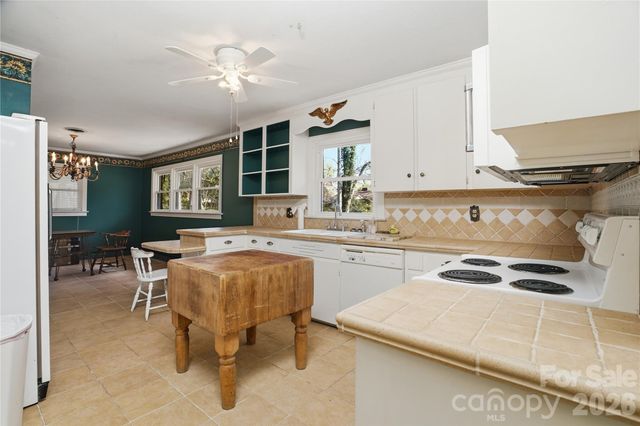 401 E End Avenue, Statesville, NC 28677