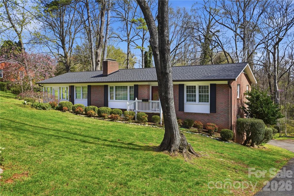 401 E End Avenue, Statesville, NC 28677