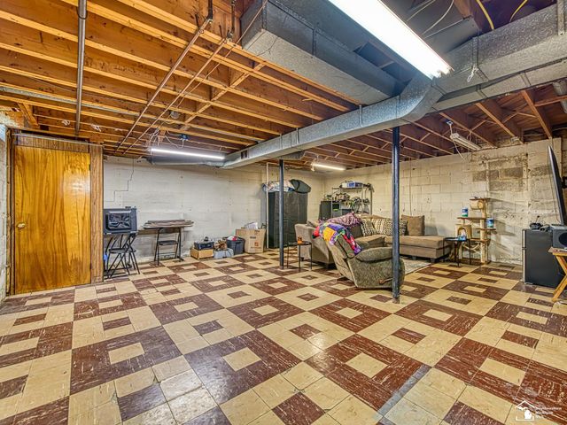 4843 Valley Road, Trenton, MI 48183