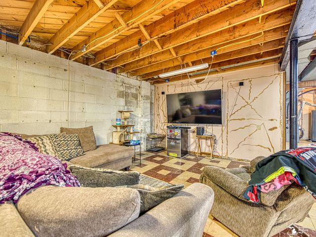 4843 Valley Road, Trenton, MI 48183