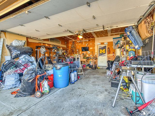 4843 Valley Road, Trenton, MI 48183