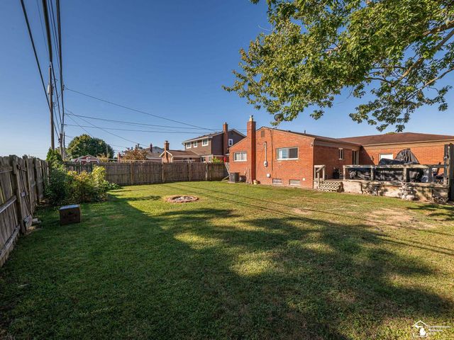 4843 Valley Road, Trenton, MI 48183