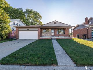 4843 Valley Road, Trenton, MI 48183