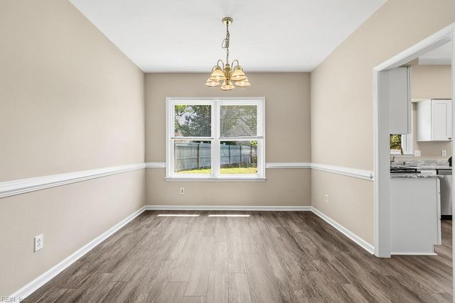 413 Creekwood DR, Chesapeake, VA 23323