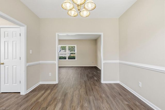 413 Creekwood DR, Chesapeake, VA 23323