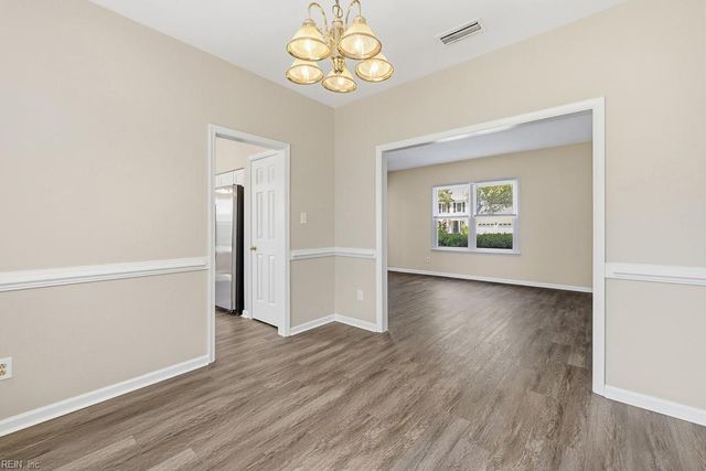 413 Creekwood DR, Chesapeake, VA 23323