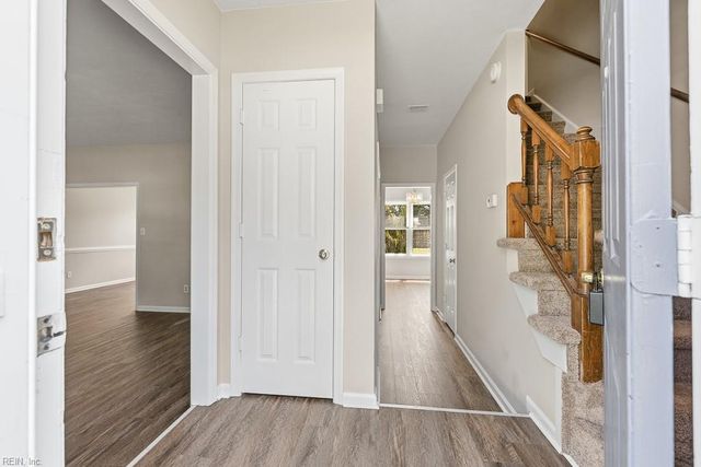 413 Creekwood DR, Chesapeake, VA 23323