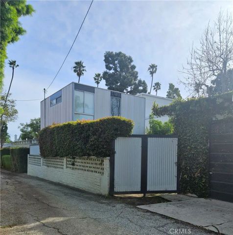 12217 Dorothy Street, Los Angeles, CA 90049