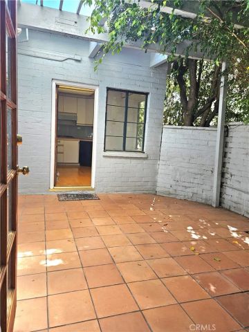 12217 Dorothy Street, Los Angeles, CA 90049