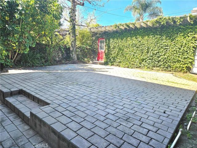12217 Dorothy Street, Los Angeles, CA 90049