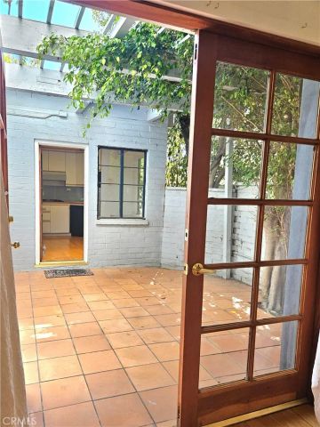 12217 Dorothy Street, Los Angeles, CA 90049