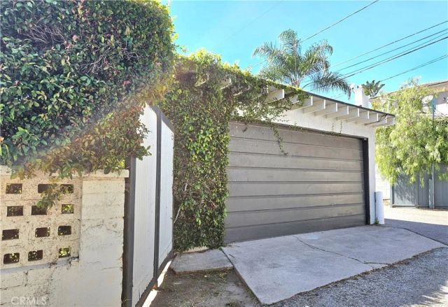 12217 Dorothy Street, Los Angeles, CA 90049