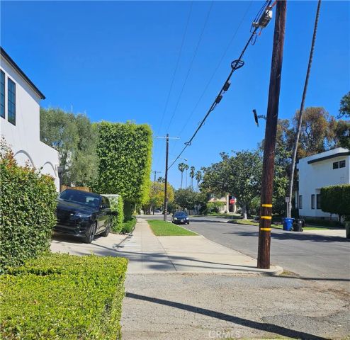 12217 Dorothy Street, Los Angeles, CA 90049