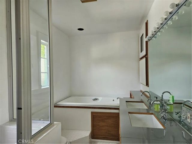 12217 Dorothy Street, Los Angeles, CA 90049