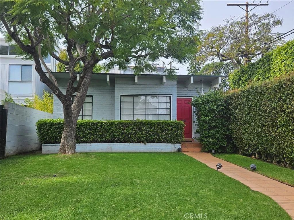 12217 Dorothy Street, Los Angeles, CA 90049