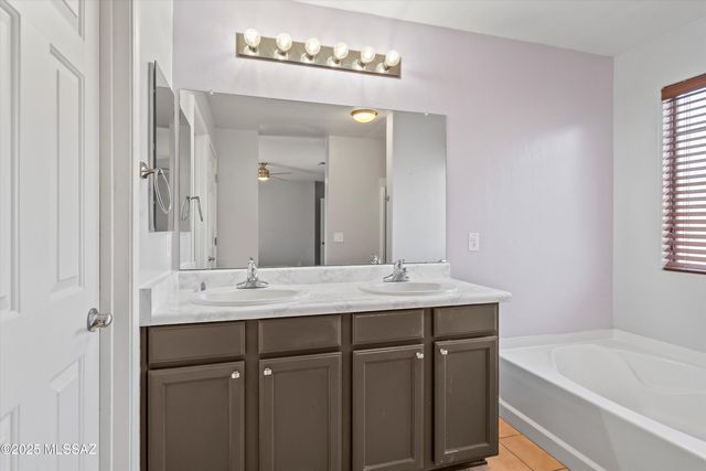 255 W Calle Cajeta, Sahuarita, AZ 85629