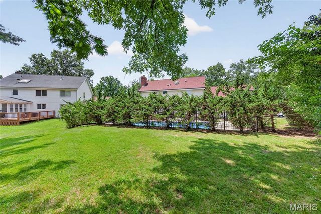 2024 Meadowbrook Way Drive, Chesterfield, MO 63017