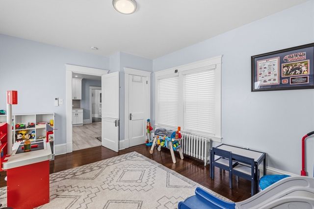372 Buffinton St, Somerset, MA 02726