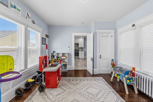 372 Buffinton St, Somerset, MA 02726