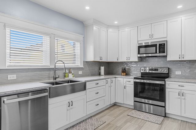 372 Buffinton St, Somerset, MA 02726