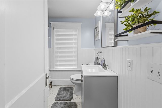 372 Buffinton St, Somerset, MA 02726