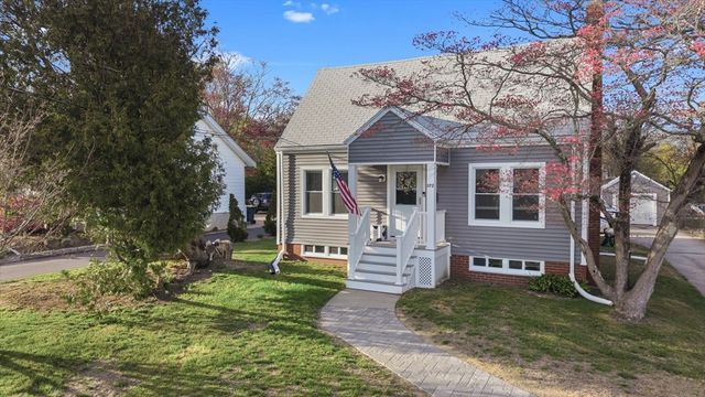 372 Buffinton St, Somerset, MA 02726