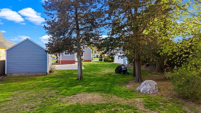 372 Buffinton St, Somerset, MA 02726