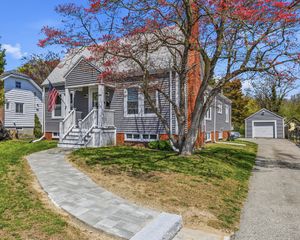 372 Buffinton St, Somerset, MA 02726