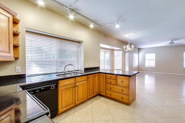 5951 W PARK Avenue, Chandler, AZ 85226