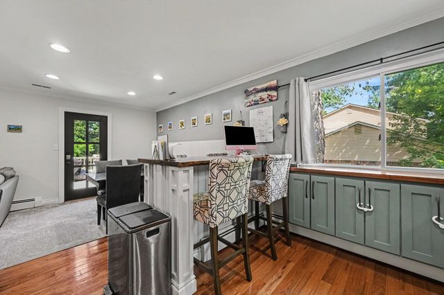 1560 Chanticlair Circle, Wixom, MI 48393