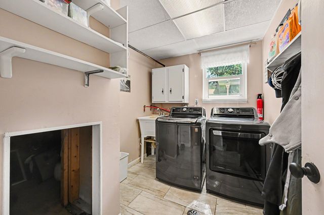 1560 Chanticlair Circle, Wixom, MI 48393