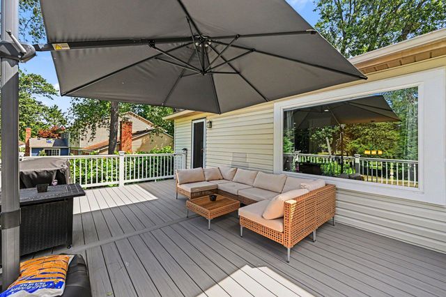 1560 Chanticlair Circle, Wixom, MI 48393