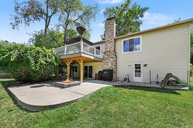 1560 Chanticlair Circle, Wixom, MI 48393