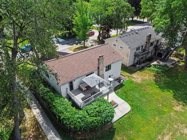 1560 Chanticlair Circle, Wixom, MI 48393