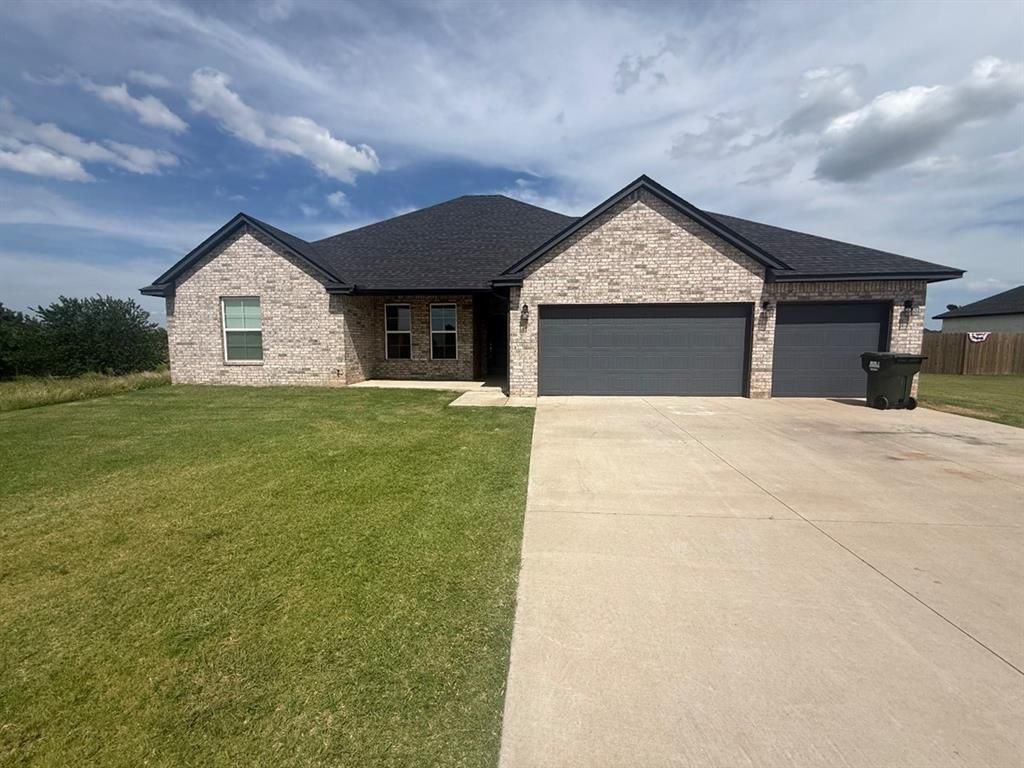9544 Monterey Drive, Edmond, OK 73025