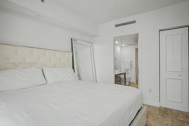 485 Brickell Ave 2009, Miami, FL 33131