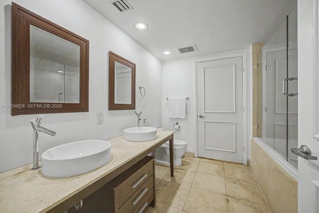 485 Brickell Ave 2009, Miami, FL 33131