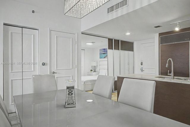 485 Brickell Ave 2009, Miami, FL 33131
