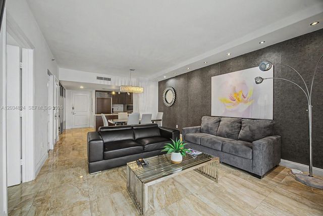 485 Brickell Ave 2009, Miami, FL 33131