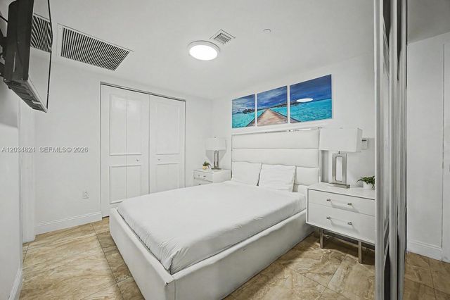485 Brickell Ave 2009, Miami, FL 33131