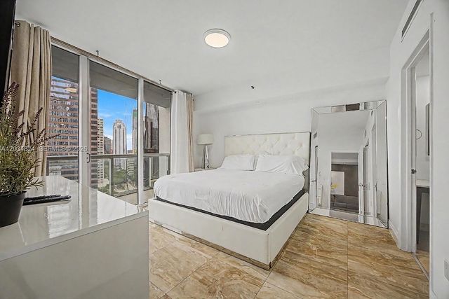 485 Brickell Ave 2009, Miami, FL 33131