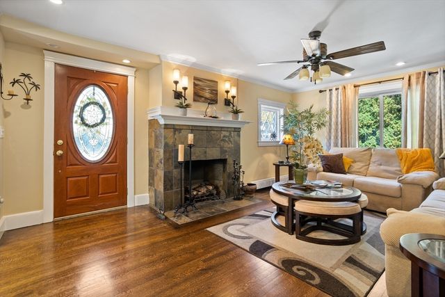 42 Walnut St, Saugus, MA 01906