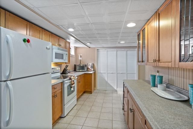 42 Walnut St, Saugus, MA 01906