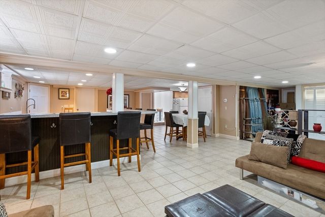 42 Walnut St, Saugus, MA 01906