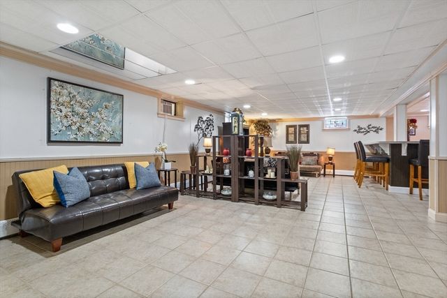 42 Walnut St, Saugus, MA 01906